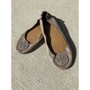 Tory Burch Reva Flats in Metallic Gold | size 8.5